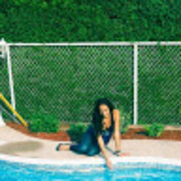 Meet your Posher, Micaela - Picture 1 of 1